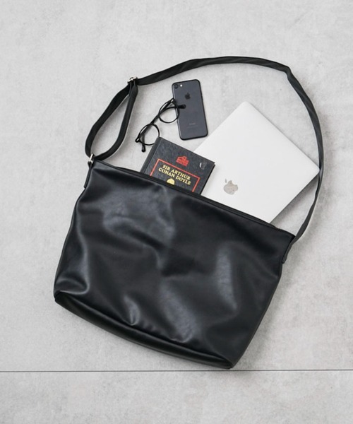 WEGO（ウィゴー）の「WEGO/レザータッチBIGショルダー（ショルダーバッグ・レディース・ブラック/ダークブラウン/グレー・FREE）」の16枚目の写真