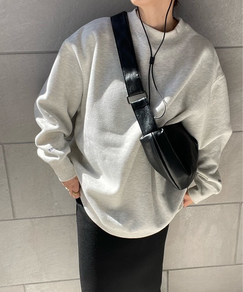 y/m by misato（イムバイミサト）の「スリーブロゴミドル丈スウェットトップス（スウェット・レディース・ライトグレー/ブラック・FREE）」の4枚目の写真