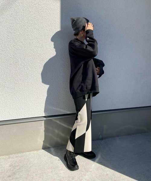 y/m by misato（イムバイミサト）の「スリーブロゴミドル丈スウェットトップス（スウェット・レディース・ライトグレー/ブラック・FREE）」の5枚目の写真