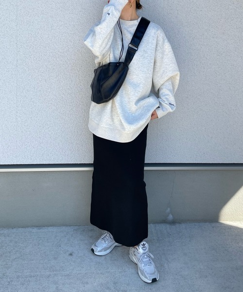 y/m by misato（イムバイミサト）の「スリーブロゴミドル丈スウェットトップス（スウェット・レディース・ライトグレー/ブラック・FREE）」の8枚目の写真