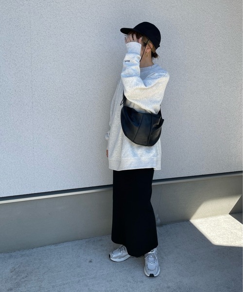 y/m by misato（イムバイミサト）の「スリーブロゴミドル丈スウェットトップス（スウェット・レディース・ライトグレー/ブラック・FREE）」の14枚目の写真