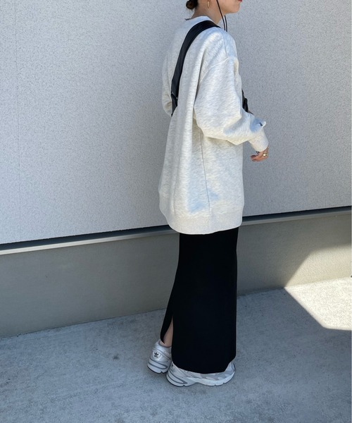 y/m by misato（イムバイミサト）の「スリーブロゴミドル丈スウェットトップス（スウェット・レディース・ライトグレー/ブラック・FREE）」の15枚目の写真