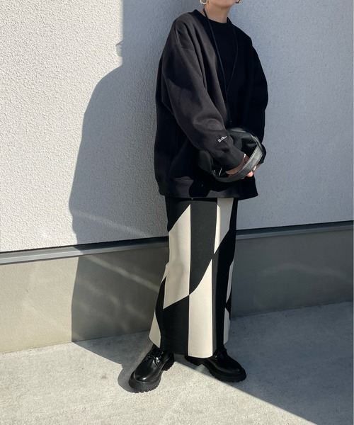 y/m by misato（イムバイミサト）の「スリーブロゴミドル丈スウェットトップス（スウェット・レディース・ライトグレー/ブラック・FREE）」の16枚目の写真