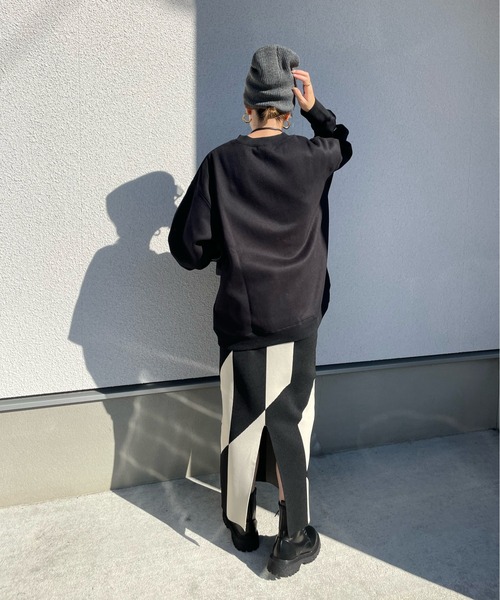 y/m by misato（イムバイミサト）の「スリーブロゴミドル丈スウェットトップス（スウェット・レディース・ライトグレー/ブラック・FREE）」の21枚目の写真