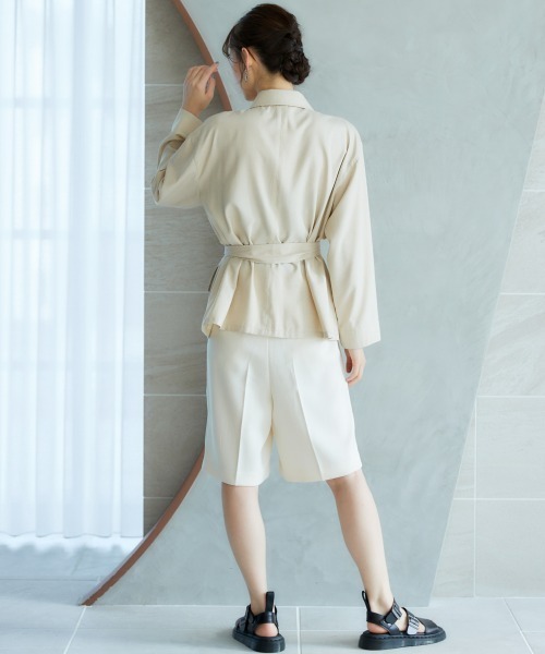 miclat（ミクラ）の「大きいサイズ　ＢＩＧシルエットシャツ　miclat（シャツ/ブラウス・レディース・ネイビー/ベージュ・LL/L/5L/4L/3L）」の6枚目の写真