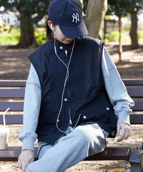   ブラック 一番人気 ベスト 唯一無二、爽快感バツグンの4気筒250ccエンジン搭載!! 異なる2色