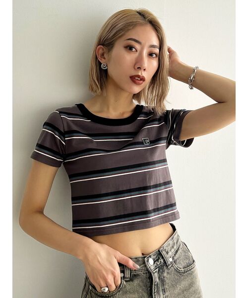 EMODA(エモダ)の「フィットショートTシャツ(Tシャツ/カットソー・レディース・ピンク/ブラウン/ホワイト/ブラック・FREE)」の3枚目の写真