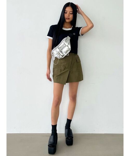 EMODA(エモダ)の「フィットショートTシャツ(Tシャツ/カットソー・レディース・ピンク/ブラウン/ホワイト/ブラック・FREE)」の8枚目の写真