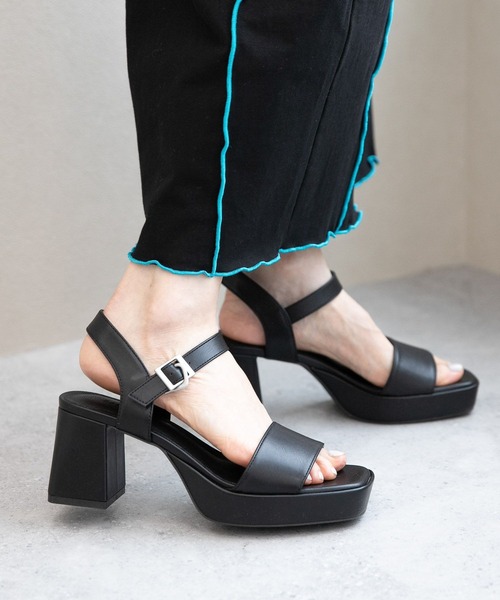 RAGEBLUE（レイジブルー）の「スクエアトゥー/ストラップ厚底チャンキーヒールサンダル（サンダル・レディース・ブラック・MEDIUM/LARGE）」の3枚目の写真