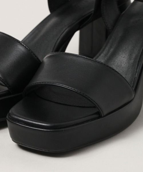 RAGEBLUE（レイジブルー）の「スクエアトゥー/ストラップ厚底チャンキーヒールサンダル（サンダル・レディース・ブラック・MEDIUM/LARGE）」の17枚目の写真