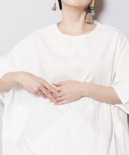 OSMOSIS（オズモーシス）の「ドレープヘムプルオーバー（Tシャツ/カットソー・レディース・サックスブルー/ブラック/ホワイト・ONE SIZE）」の15枚目の写真