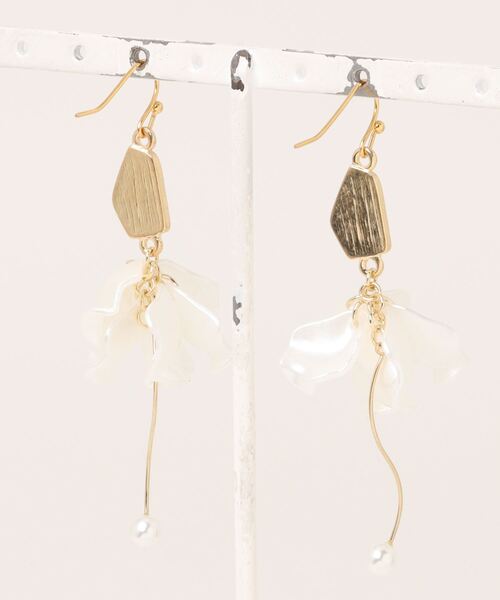 tone(トーン)の「【RosraiE】ブルーシェル 花びらフリル バレリーナ ピアス(MA)(ピアス(両耳用)・レディース・ゴールド・FREE)」の2枚目の写真