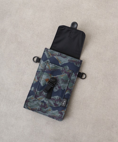 KiU(キウ)の「KiU 600D WR PHONE POUCH(スマホグッズ・メンズ・ネイビー系/ブラック/ライトベージュ/ブラック系・FREE)」の17枚目の写真