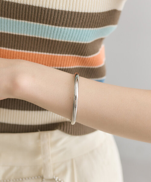 mystic（ミスティック）の「[Eau]circle bangle（バングル/リストバンド・レディース・シルバー/ゴールド・ONE SIZE）」の3枚目の写真