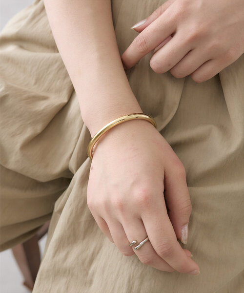 mystic（ミスティック）の「[Eau]circle bangle（バングル/リストバンド・レディース・シルバー/ゴールド・ONE SIZE）」の6枚目の写真