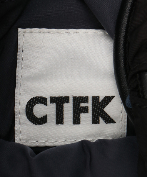 CONTROL FREAK / CTFK(コントロールフリーク)の「CONTROL FREAK/コントロールフリーク 別注 スタッズコンチョ巾着(ショルダーバッグ・レディース・ブラック/カーキ・FREE)」の15枚目の写真