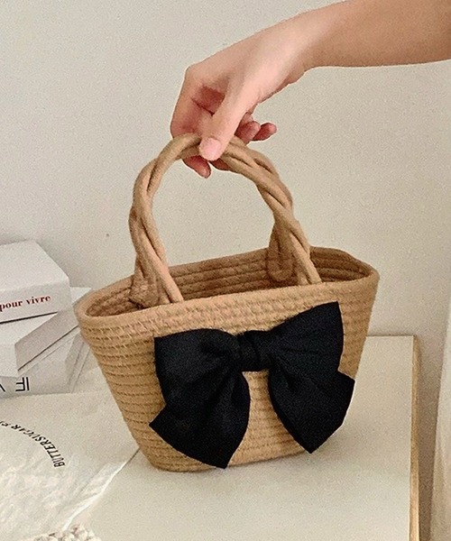 shopnikoniko（ショップニコニコ）の「ビックリボン かごバッグ ミニ トートバッグ バレエコア ねじれハンドル（ハンドバッグ・レディース・ベージュ/ホワイト・フリー）」の5枚目の写真