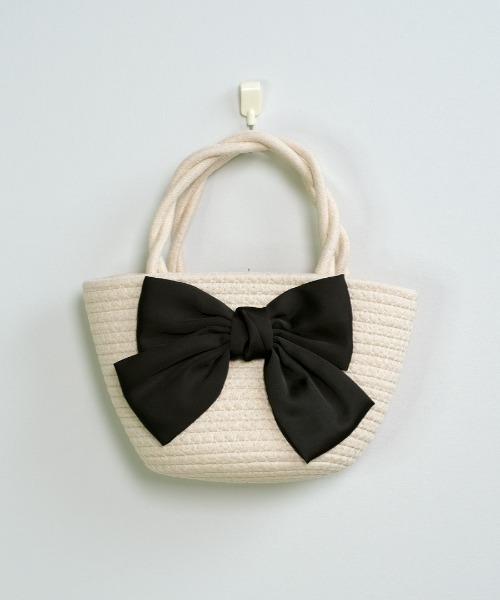 shopnikoniko（ショップニコニコ）の「ビックリボン かごバッグ ミニ トートバッグ バレエコア ねじれハンドル（ハンドバッグ・レディース・ベージュ/ホワイト・フリー）」の15枚目の写真