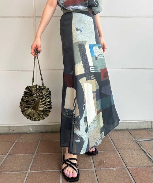 おすす様 新品タグ付きART COLLAGE PRINT SHEER SKIRT Ameri（アメリ）の「ART COLLAGE PRINT SHEER SKIRT（スカート）」 - WEAR