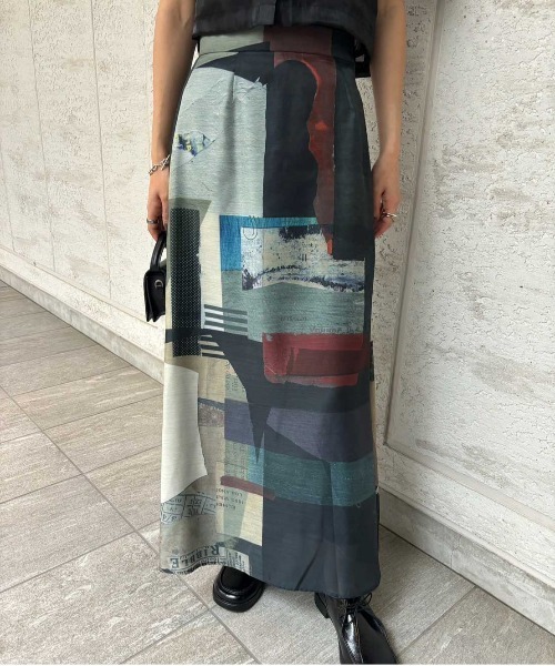 おすす様 新品タグ付きART COLLAGE PRINT SHEER SKIRT Ameri（アメリ）の「ART COLLAGE PRINT SHEER SKIRT（スカート）」 - WEAR