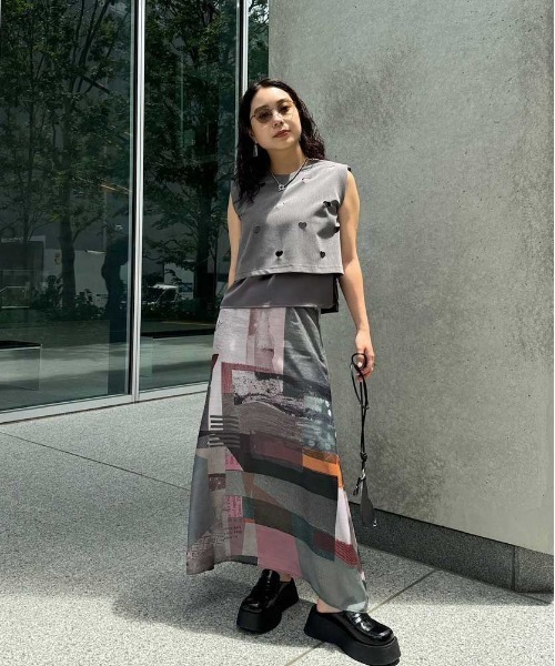 おすす様 新品タグ付きART COLLAGE PRINT SHEER SKIRT Ameri（アメリ）の「ART COLLAGE PRINT SHEER SKIRT（スカート）」 - WEAR