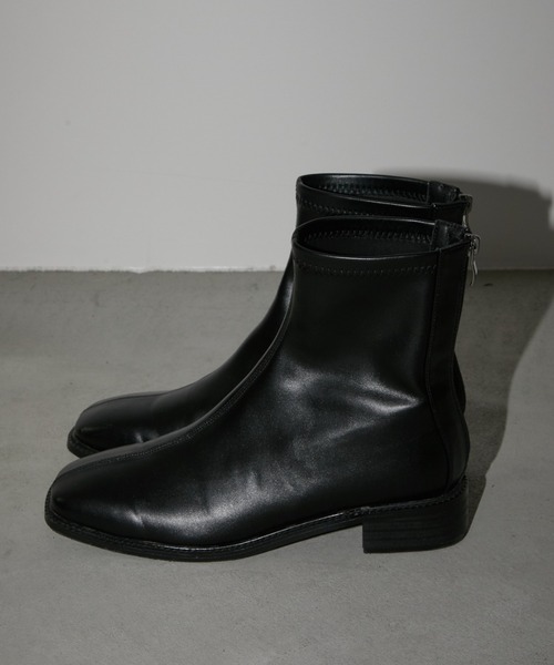 Aunt Marie's(アントマリーズ)の「【S,M,Lサイズ展開】スクエアトゥストレッチレザーショートブーツ(ブーツ・レディース・ホワイト/ブラック/シルバー・S/M/L)」の7枚目の写真