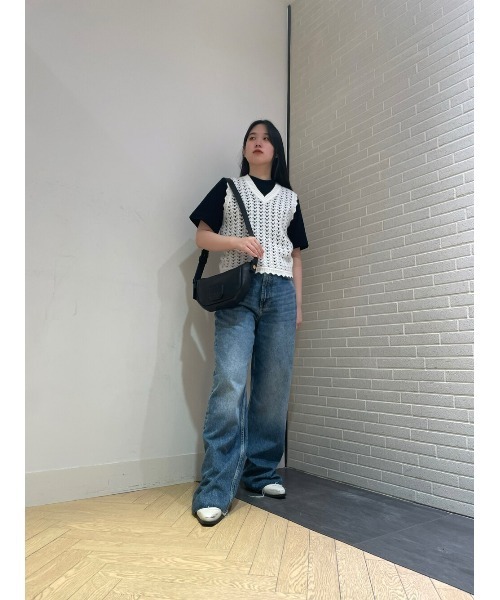 ALLSAINTS(オールセインツ)の「VIVIAN OPEN STITCH V-NECK TANK TOP | VIVIAN オープン ステッチ Vネック タンク トップ(タンクトップ・レディース・ホワイト・S/M/XS)」の11枚目の写真