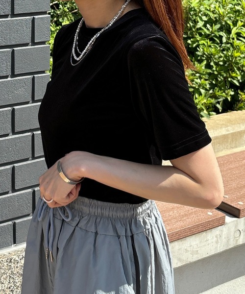 ISOOK(アイスー)の「【ISOOK / アイスー】ベロアTシャツ / ベロアトップス 半袖 ベルベット 秋トップス(Tシャツ/カットソー・レディース・ブルーグレー/ブラック・FREE)」の5枚目の写真