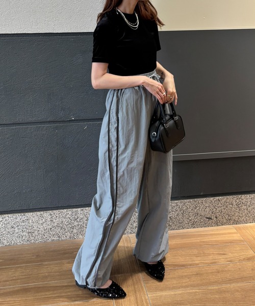 ISOOK(アイスー)の「【ISOOK / アイスー】ベロアTシャツ / ベロアトップス 半袖 ベルベット 秋トップス(Tシャツ/カットソー・レディース・ブルーグレー/ブラック・FREE)」の13枚目の写真
