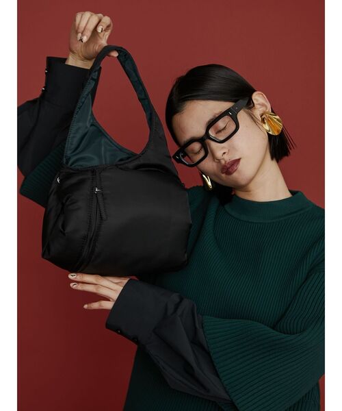 UN3D. 2WAYパデッドトライアングルバッグ UN3D.（アンスリード）の「2WAY PADDED TRIANGLE BAG / 2WAYパ