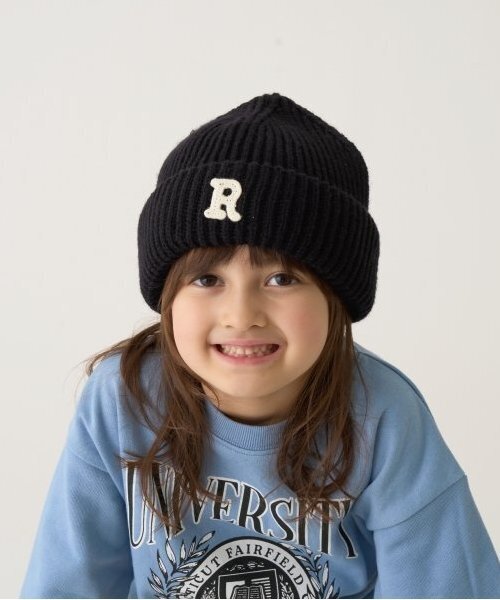 b・ROOM（ビールーム）の「アルファベットニットキャップ（ニットキャップ/ビーニー・キッズ・アイボリー/ブラック/ブルー/グリーン/レッド・50-52cm）」の2枚目の写真