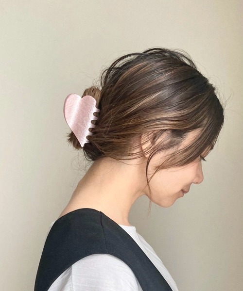 tone(トーン)の「【KuKuLu TOKYO】ハートシルエット バンスクリップ(バレッタ/ヘアクリップ・レディース・ブラウン/ピンク/ベージュ・FREE)」の3枚目の写真