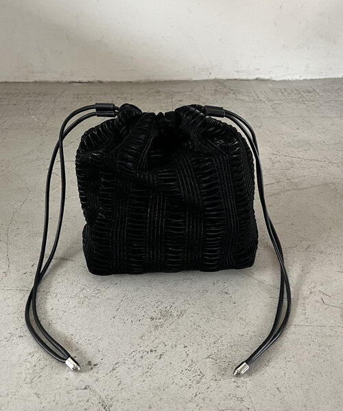 CAPRICIEUX LE'MAGE(カプリシューレマージュ)の「ギャザー巾着バッグ(ショルダーバッグ・レディース・ホワイト系その他/ブラック・FREE)」の9枚目の写真