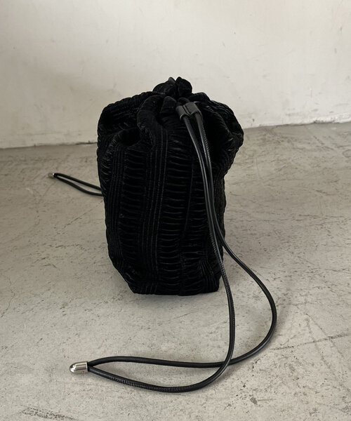 CAPRICIEUX LE'MAGE(カプリシューレマージュ)の「ギャザー巾着バッグ(ショルダーバッグ・レディース・ホワイト系その他/ブラック・FREE)」の10枚目の写真