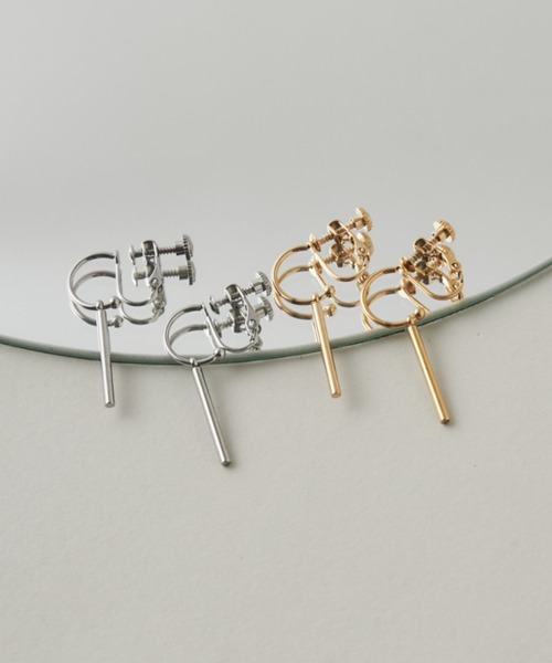 ciite' surgical stainless(シーテサージカルステンレス)の「【 金属アレルギー対応 】 バーモチーフ イヤリング サージカルステンレス (両耳用)(イヤリング・レディース・シルバー/ゴールド・FREE)」の8枚目の写真