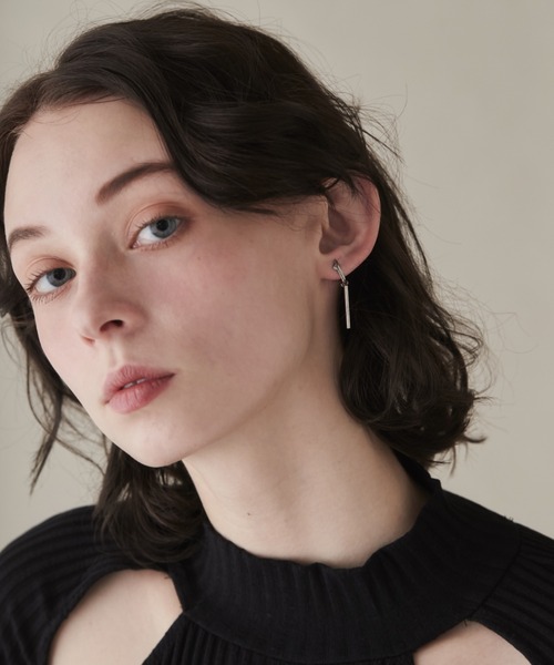 ciite' surgical stainless(シーテサージカルステンレス)の「【 金属アレルギー対応 】 バーモチーフ イヤリング サージカルステンレス (両耳用)(イヤリング・レディース・シルバー/ゴールド・FREE)」の14枚目の写真