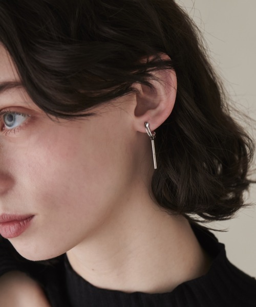 ciite' surgical stainless(シーテサージカルステンレス)の「【 金属アレルギー対応 】 バーモチーフ イヤリング サージカルステンレス (両耳用)(イヤリング・レディース・シルバー/ゴールド・FREE)」の15枚目の写真