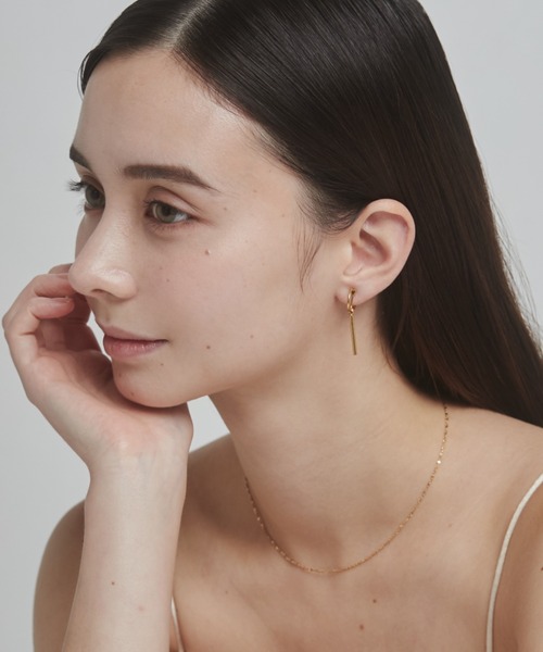 ciite' surgical stainless(シーテサージカルステンレス)の「【 金属アレルギー対応 】 バーモチーフ イヤリング サージカルステンレス (両耳用)(イヤリング・レディース・シルバー/ゴールド・FREE)」の3枚目の写真