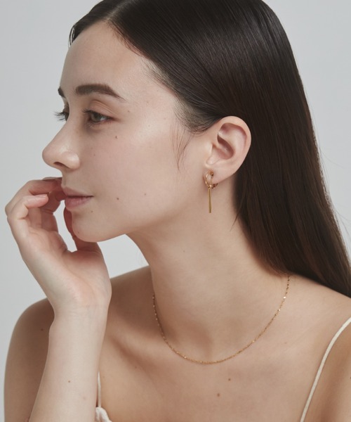 ciite' surgical stainless(シーテサージカルステンレス)の「【 金属アレルギー対応 】 バーモチーフ イヤリング サージカルステンレス (両耳用)(イヤリング・レディース・シルバー/ゴールド・FREE)」の5枚目の写真