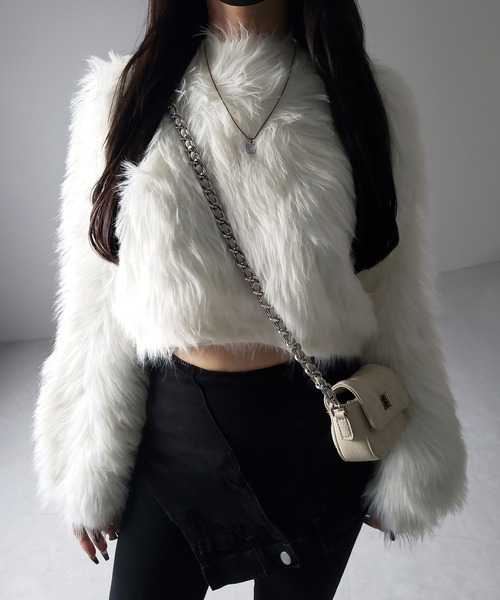 me+em select(ミームセレクト)の「【 2color 】ボリュームスリーブショートトロミシャギーニット / Volume sleeve short toromi shaggy knit(ニット/セーター・レディース・ホワイト/ブラック・FREE)」の2枚目の写真