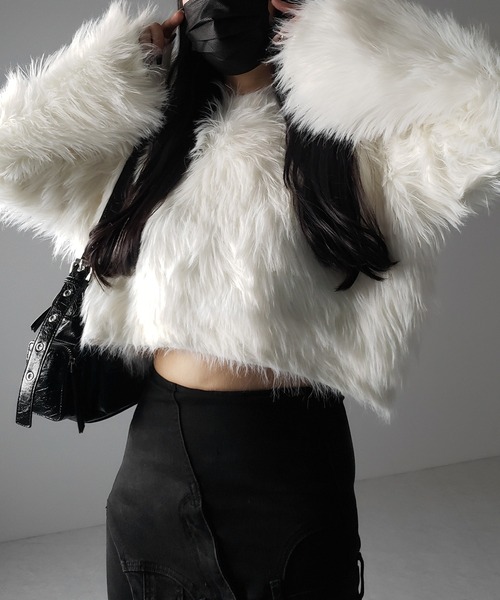 me+em select(ミームセレクト)の「【 2color 】ボリュームスリーブショートトロミシャギーニット / Volume sleeve short toromi shaggy knit(ニット/セーター・レディース・ホワイト/ブラック・FREE)」の9枚目の写真