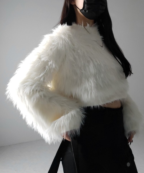 me+em select(ミームセレクト)の「【 2color 】ボリュームスリーブショートトロミシャギーニット / Volume sleeve short toromi shaggy knit(ニット/セーター・レディース・ホワイト/ブラック・FREE)」の10枚目の写真