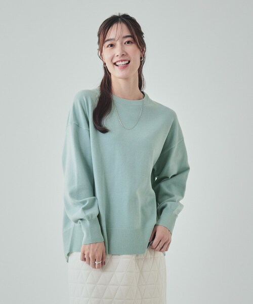 SHOO・LA・RUE(シューラルー)の「◆【洗える/毛玉レス】インせず着られる 大人の抜け感 バックスリットニット(ニット/セーター・レディース・ライトグレー/グリーン系/ブラック/ホワイト系5・01/02/03/04)」の9枚目の写真