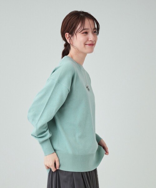 SHOO・LA・RUE(シューラルー)の「◆【洗える/毛玉レス】インせず着られる 大人の抜け感 バックスリットニット(ニット/セーター・レディース・ライトグレー/グリーン系/ブラック/ホワイト系5・01/02/03/04)」の12枚目の写真