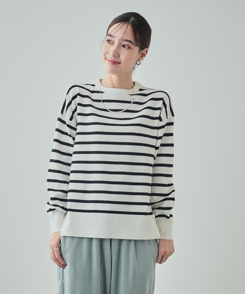 SHOO・LA・RUE(シューラルー)の「◆【洗える/毛玉レス】インせず着られる 大人の抜け感 バックスリットニット(ニット/セーター・レディース・ライトグレー/グリーン系/ブラック/ホワイト系5・01/02/03/04)」の20枚目の写真