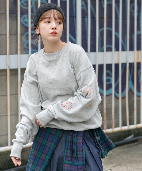 KBF(ケイビーエフ)の「ラメニットビーニー(ニットキャップ/ビーニー・レディース・シルバー/ブラック・ONE)」の6枚目の写真