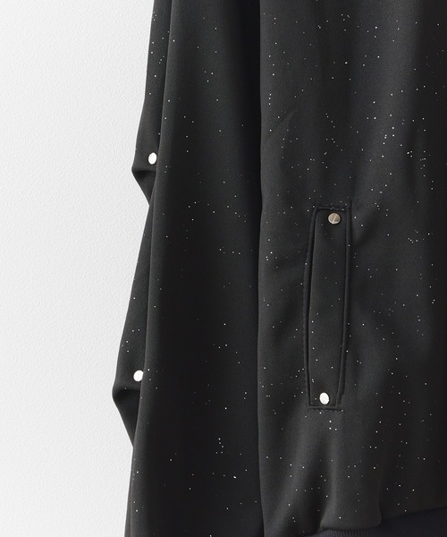 ROOPTOKYO(ループトウキョウ)の「フロントロゴ プルオーバーハイネックパーカー(パーカー・メンズ・ブラック/ホワイト・M/L)」の5枚目の写真