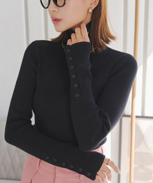 KOBE LETTUCE（コウベレタス）の「袖ボタンリブニットトップス（ニット/セーター・レディース・アイボリー/ブラック/ホワイト×ブラック/グレー/レッド/ブラウン・M）」の4枚目の写真