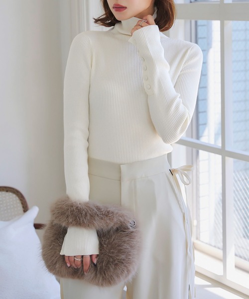 KOBE LETTUCE（コウベレタス）の「袖ボタンリブニットトップス（ニット/セーター・レディース・アイボリー/ブラック/ホワイト×ブラック/グレー/レッド/ブラウン・M）」の7枚目の写真