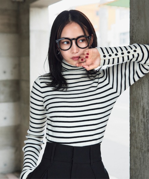 KOBE LETTUCE（コウベレタス）の「袖ボタンリブニットトップス（ニット/セーター・レディース・アイボリー/ブラック/ホワイト×ブラック/グレー/レッド/ブラウン・M）」の22枚目の写真